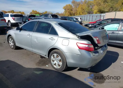 2007 Toyota Camry Le V6 z USA, uszkodzony, nr VIN 4T1BK46K97U558348